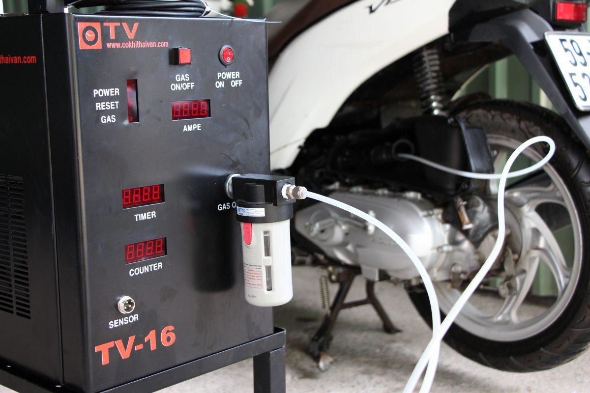 Dịch vụ vệ sinh buồng đốt xe máy của n2o strore